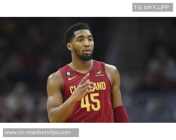 米切尔本赛季表现惊艳场均306分创生涯新高篮板助攻数据全面提升 米切尔本赛季表现惊艳场均306分创生涯新高篮板助攻数据全面提升